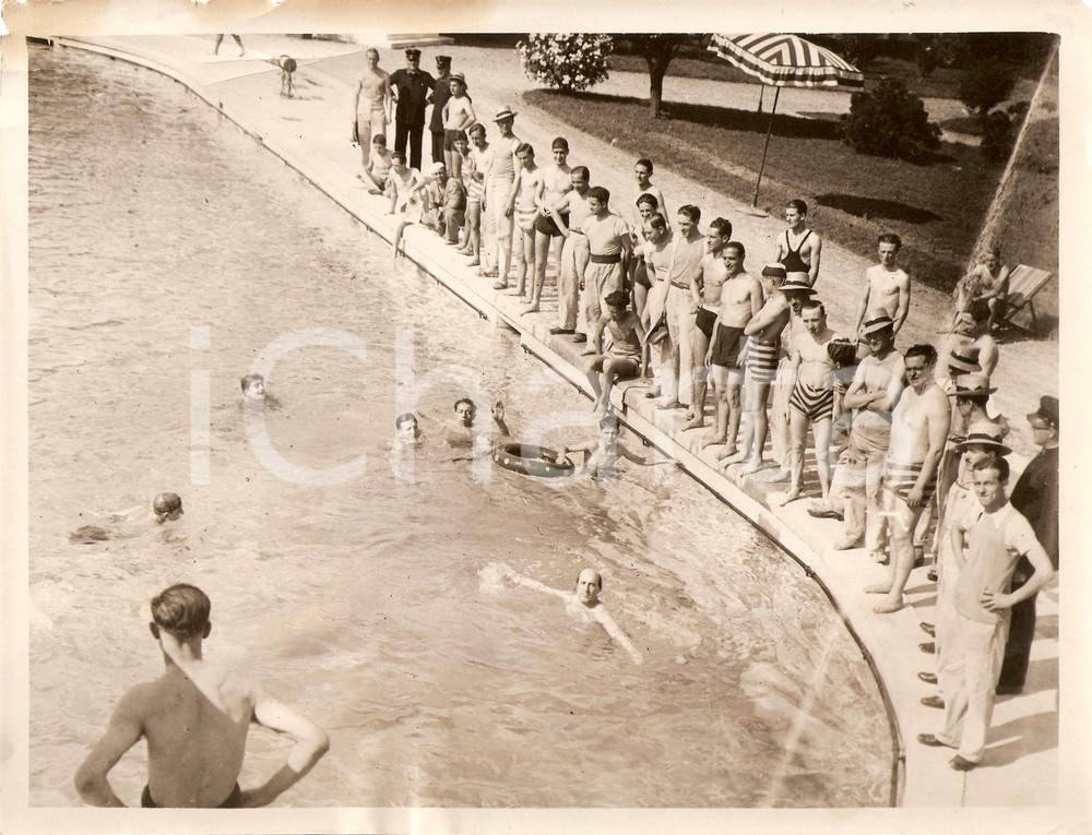 Fotografia d'epoca originale 1936 MILANO Primi bagnanti alla piscina PONZIO Foto 1