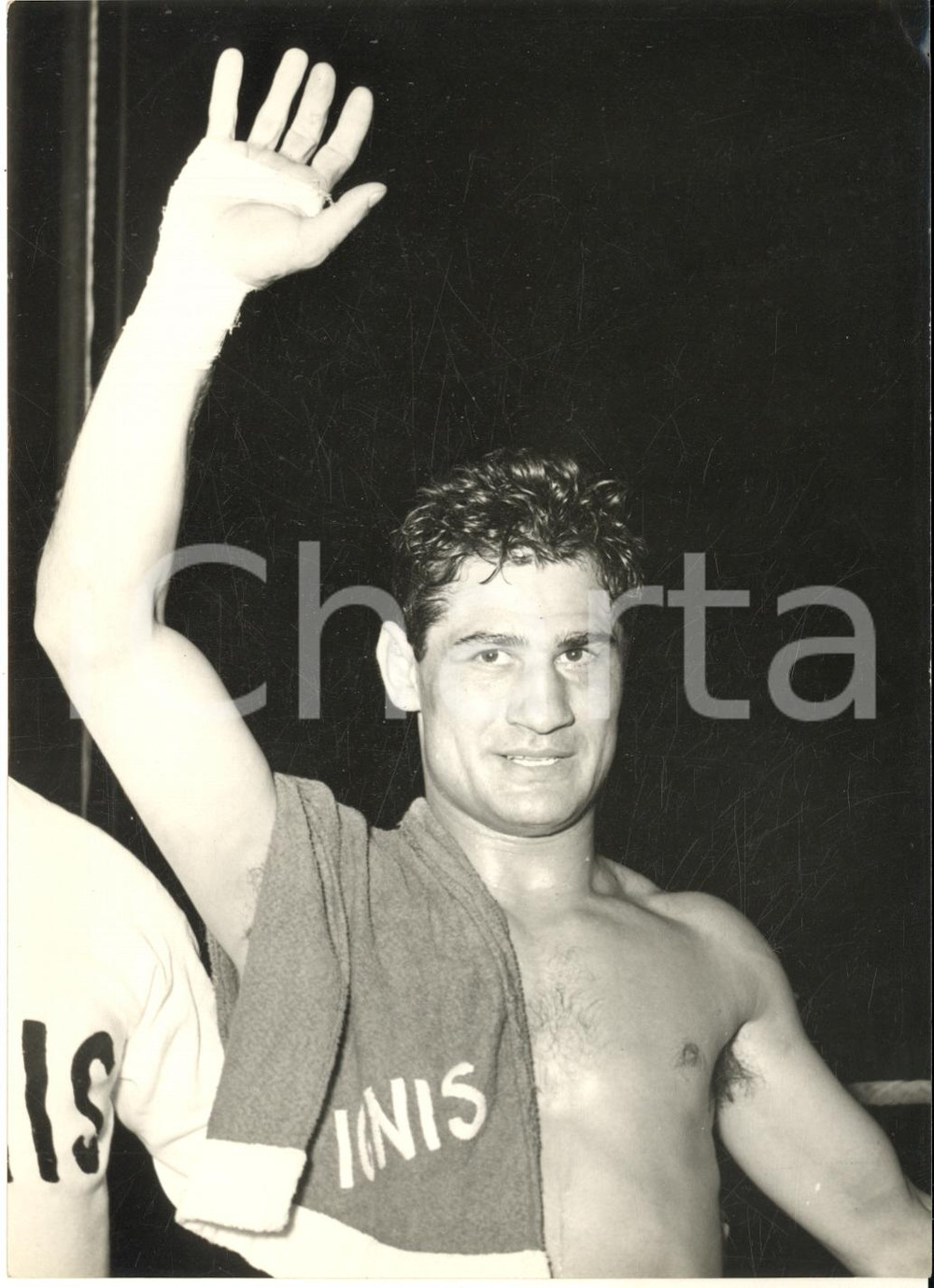 1957 BOXE BOLOGNA Giancarlo GARBELLI dopo l'incontro con Umberto VERNAGLIONE