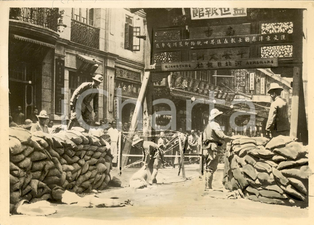 Fotografia d'epoca originale 1939 SHANGAI Guerra sino-giapponese Trincee nelle vie 1