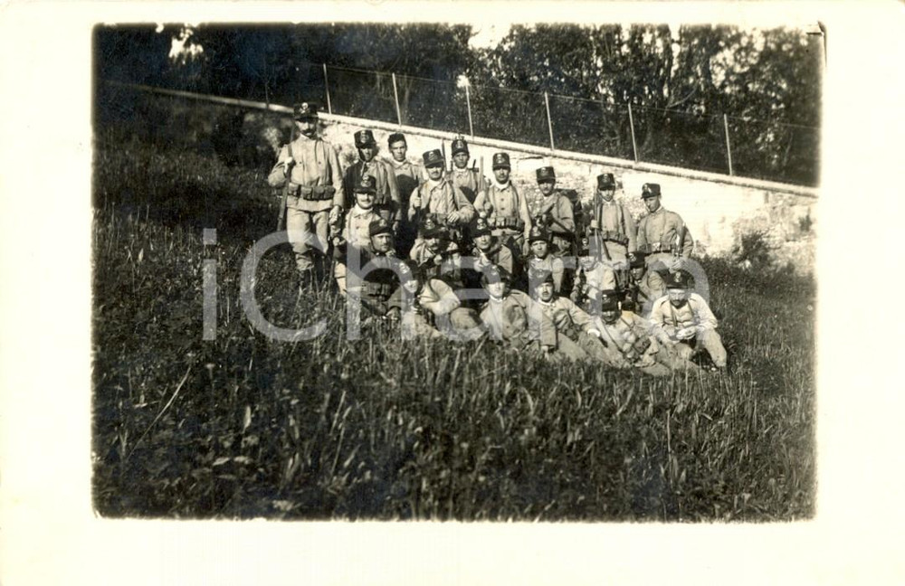 Fotografia d epoca originale 1915 WW1 CASALE MONFERRATO Napoleone CERUTI posa con battaglione artiglieria 1