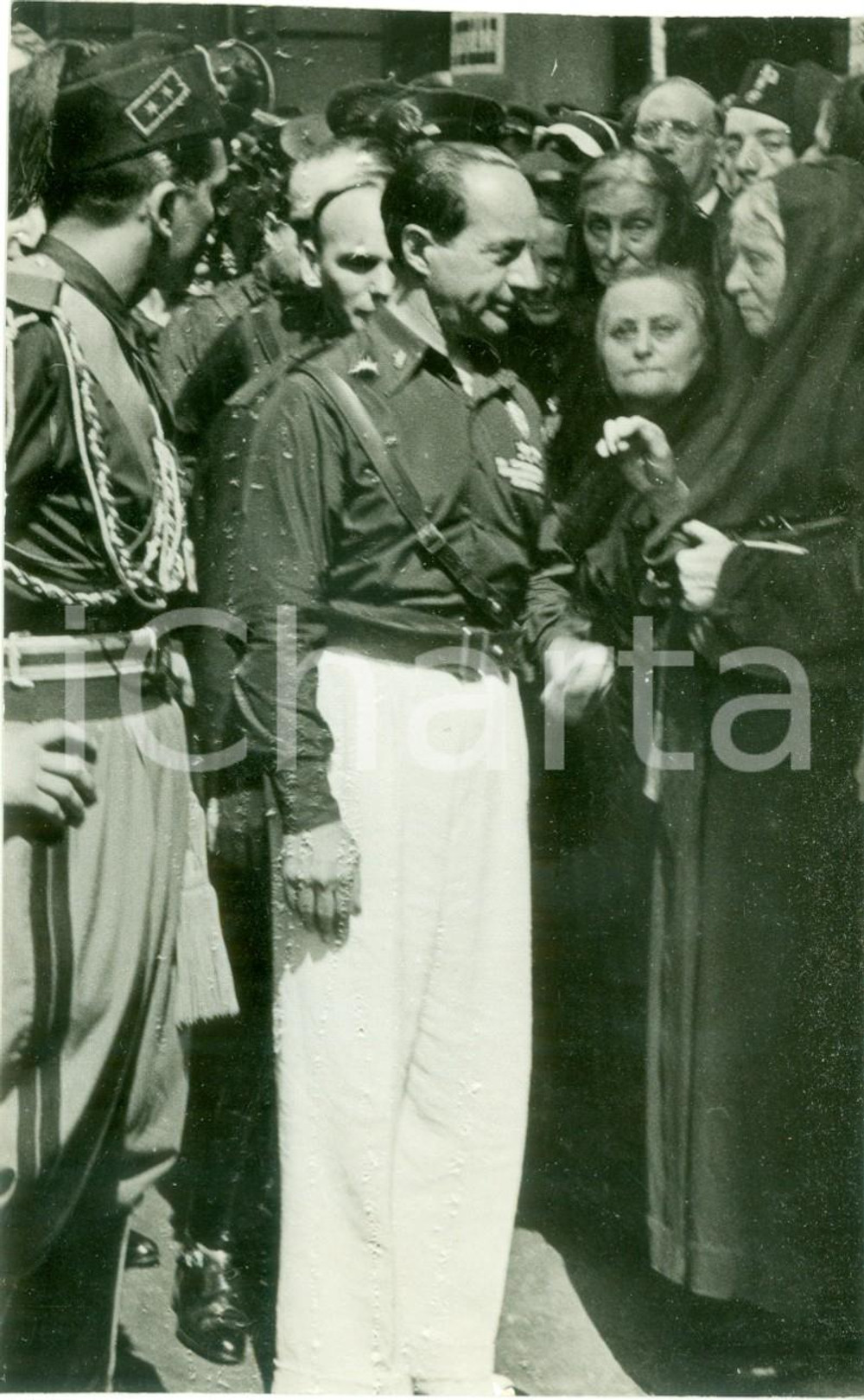 Fotografia d epoca originale 1935 GENOVA Achille STARACE con la madre di un caduto Fotografia 1