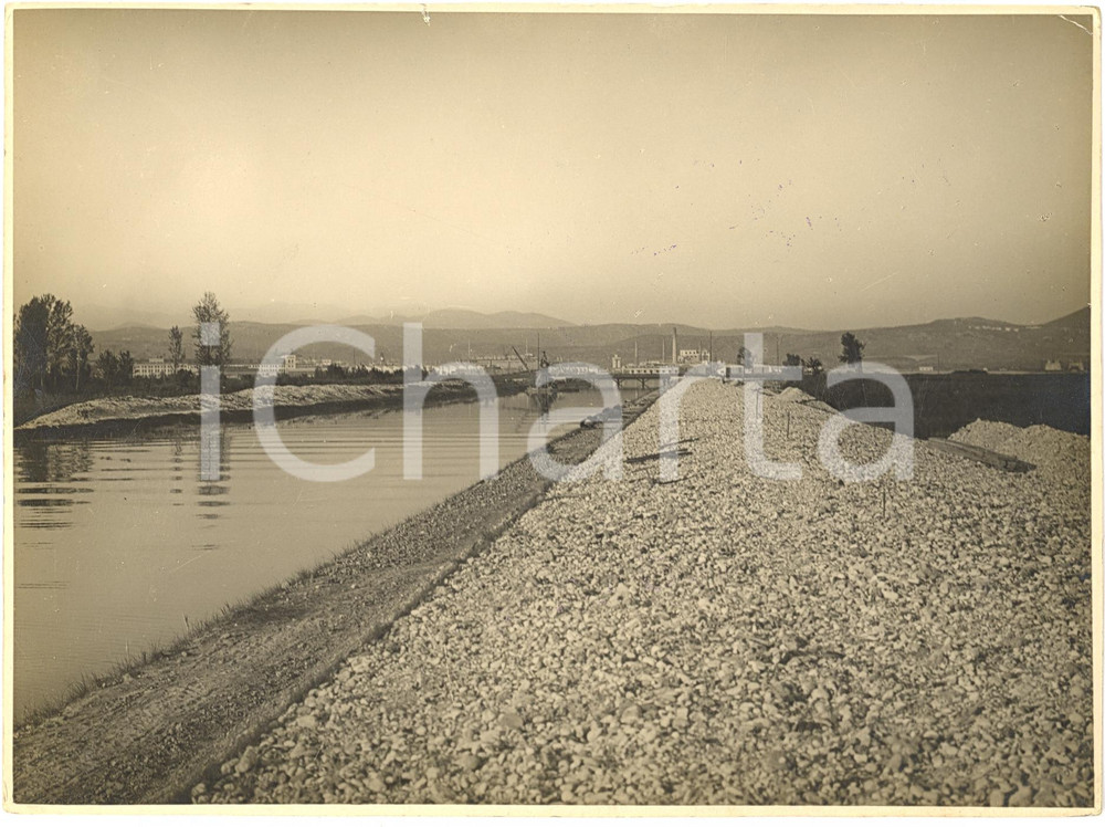 Fotografia d'epoca originale 1927 BONIFICA FASCISTA Canale navigabile in costruzione con strada parallela 1