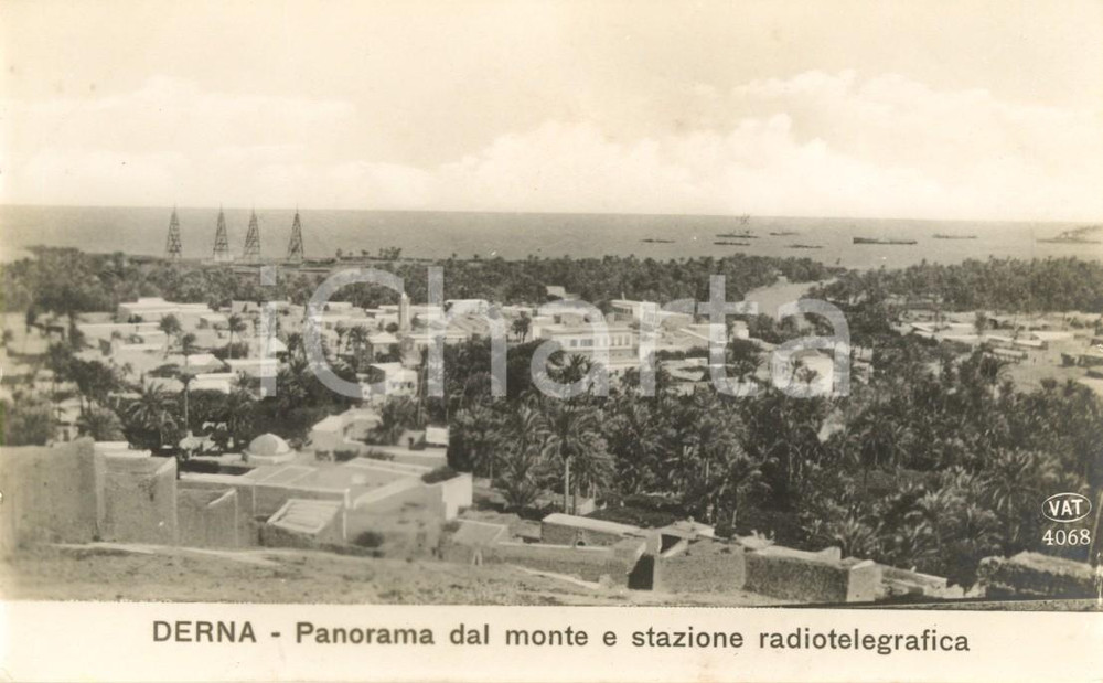 1930 ca DERNA (LIBIA) Veduta della città dal monte con stazione radiotelegrafica