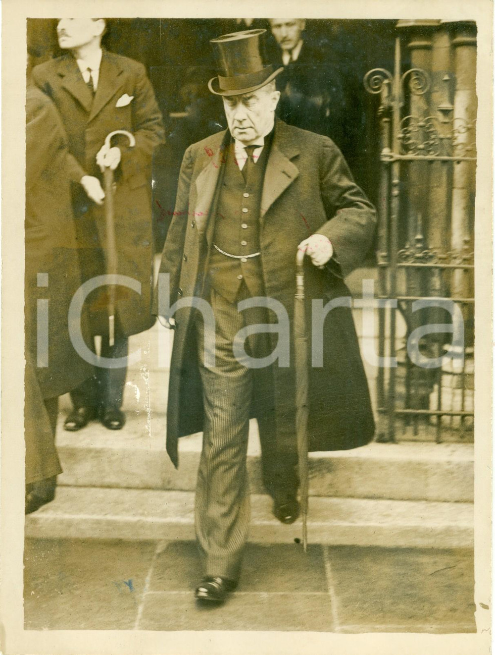Fotografia d epoca originale 1937 LONDON WESTMINSTER Stanley BALDWIN dopo servizio funebre Austen CHAMBERLAIN 1