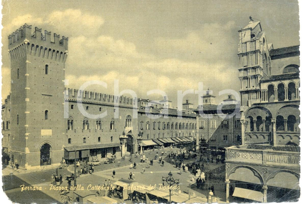 Cartolina originale da collezione 1965 FERRARA Piazza della CATTEDRALE e il Palazzo del PODESTA' *DANNEGGIATA 1