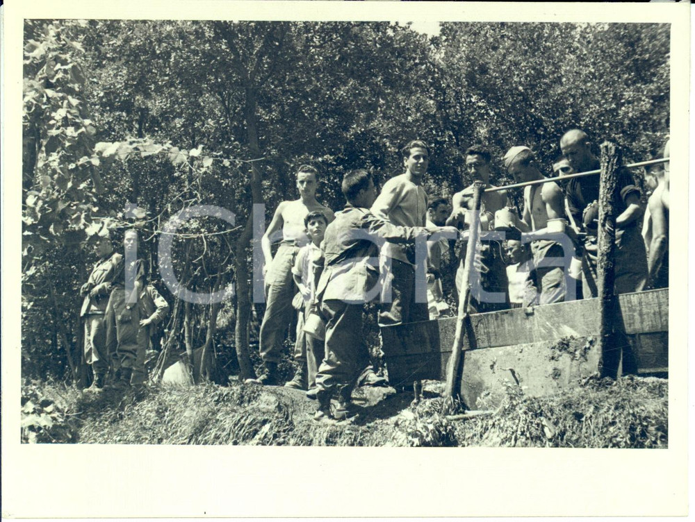 Fotografia d epoca originale 1935 AFRICA ORIENTALE Ora del rancio per studenti soldati volontari Fotografia 1