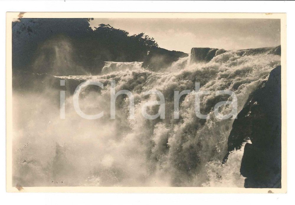 1930 ca C. ZAGOURSKI «L'Afrique qui disparaît» Chute de TCHOPO *Postcard n. 186  Fotocartolina postale d'epoca, appartenente alla serie &laquo;L'Afrique qui dispara&icirc;t&raquo; del fotografo Casimir Zagourski (L&eacute;opoldville).N&deg; 186, non viaggiata.CONDIZIONI: G FORMATO: 14x9 cm     originale e autentica 1