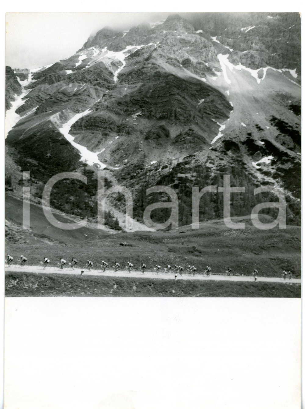 1955 CICLISMO GIRO D'ITALIA 20^ tappa - Il gruppo sul PASSO GARDENA *Foto 13x18