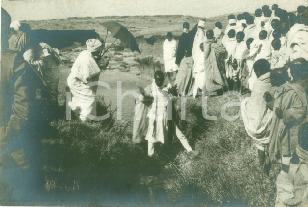 Fotografia d epoca originale 1937 ETIOPIA A.O.I. La cerimonia del battesimo copto Fotografia 1