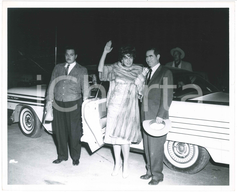 1958 MEXICO CITY Silvana PAMPANINI al Festival del Cinema - Foto 25x20 cm (2)  Fotografia d'epoca. FAIR/discreto Lievi smussature agli angoli Formato: 25x20 originale e autentica 1