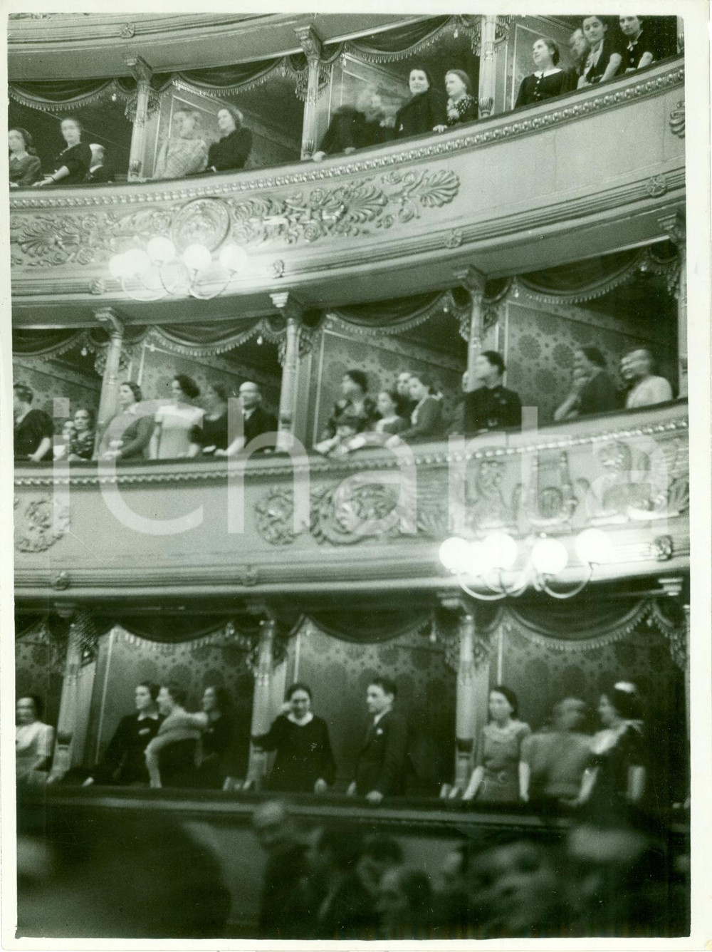Fotografia d epoca originale 1937 MILANO Pubblico ai palchi Teatro ALLA SCALA Sabato Teatrale Fotografia 1