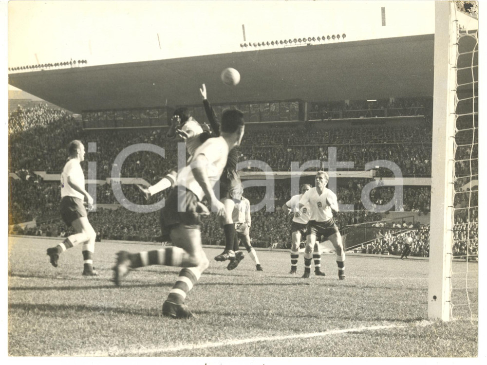 1962 SANTIAGO MONDIALI CALCIO Finale BRASILE-CECOSLOVACCHIA 3-1 Azione in campo