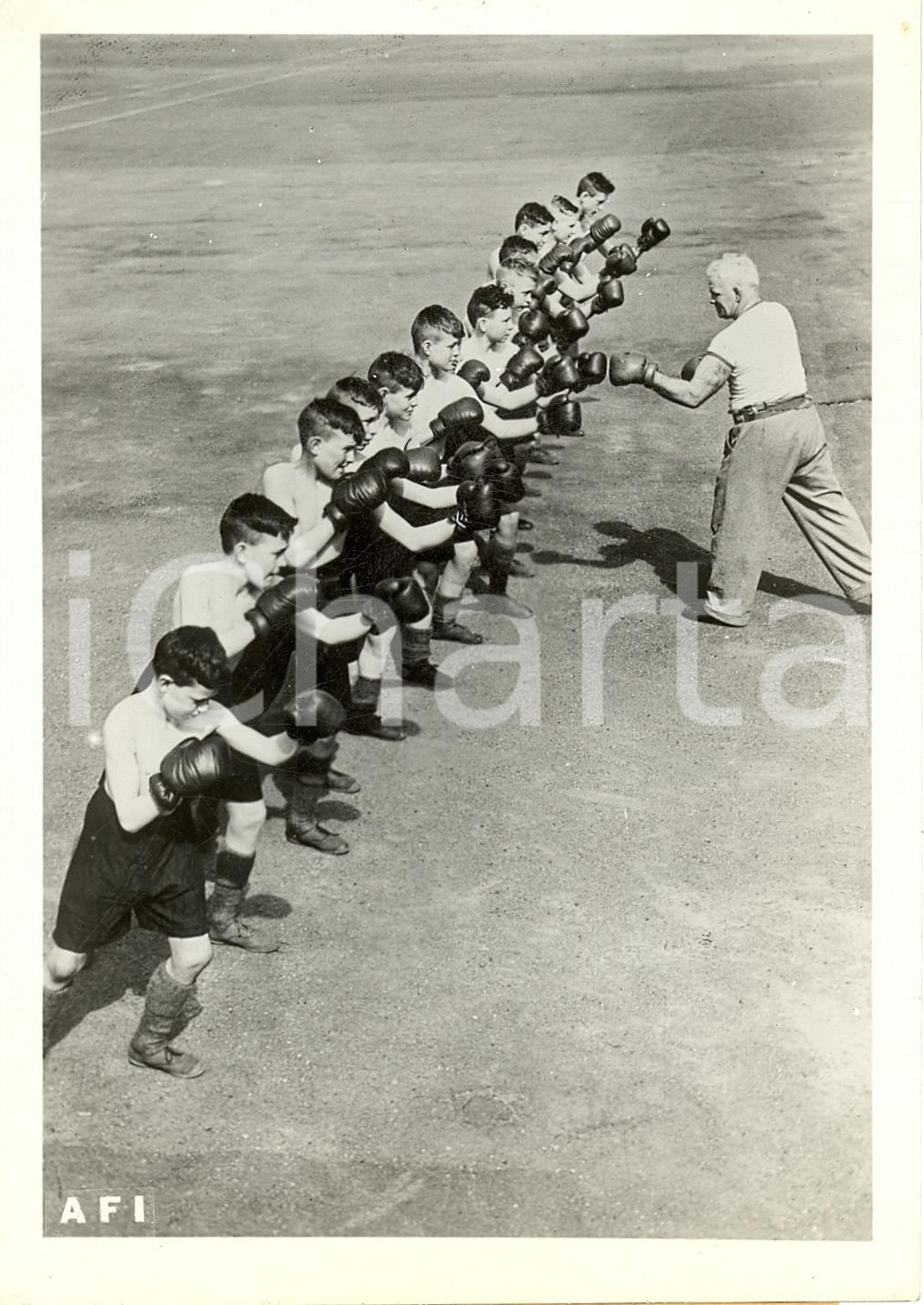 Fotografia d'epoca originale 1941 BERLINO Lezione pugilato per studenti scuole tedesche *FOTOGRAFIA 1