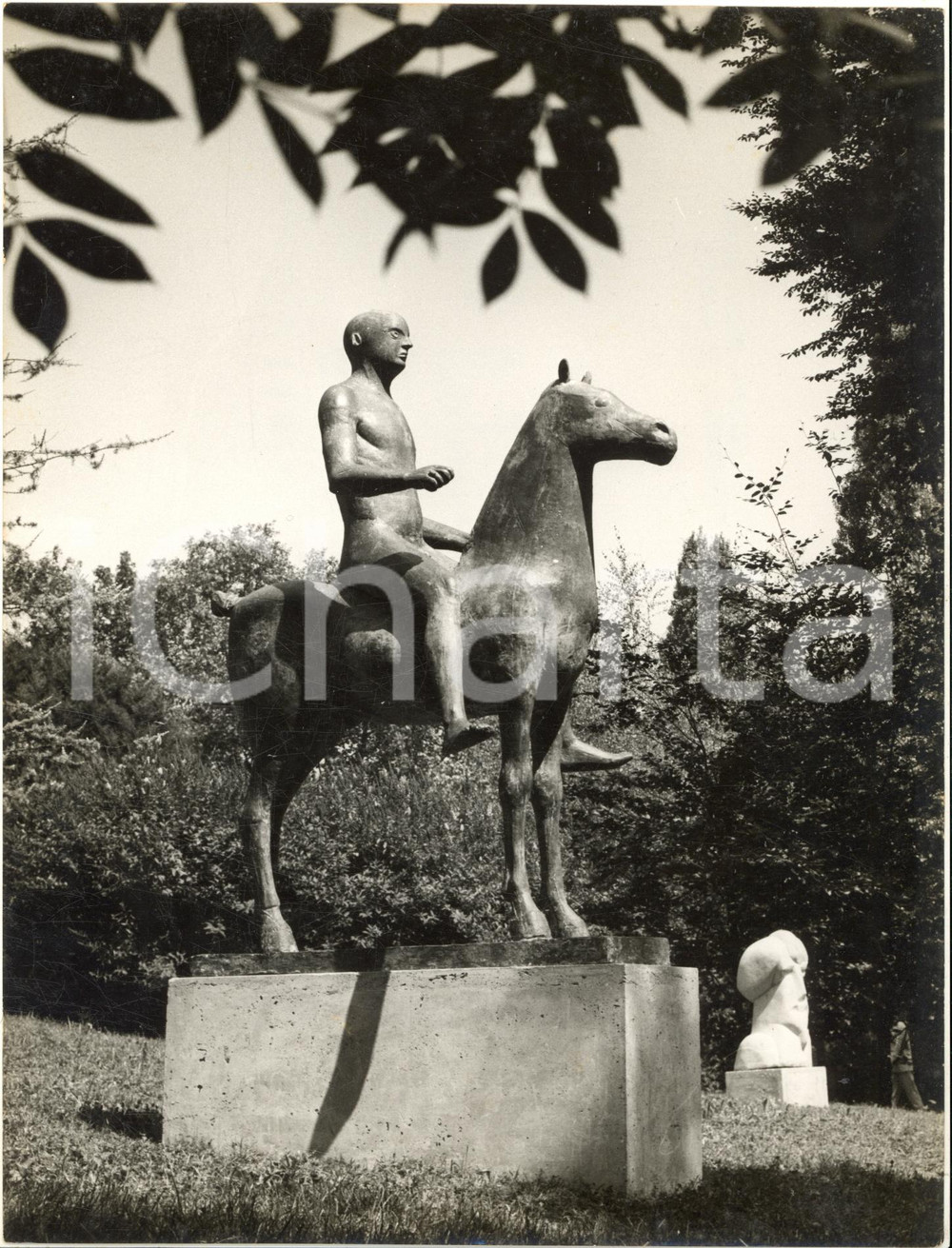 1957 TRIENNALE DI MILANO Statua del "Grande Cavaliere" di Marino MARINI *Foto