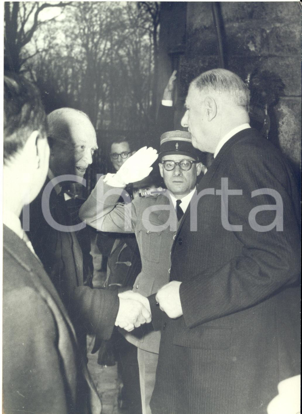 1959 CHATEAU DE RAMBOUILLET Charles DE GAULLE accoglie Dwight EISENHOWER - Foto