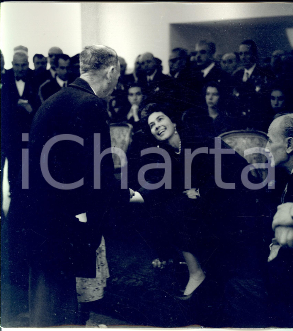 Fotografia d epoca originale 1960 ca GRECIA Federica di HANNOVER riceve visitatori Fotografia 24x24 1