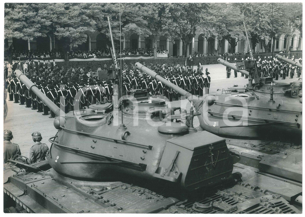 Fotografia d epoca originale Giugno 1968 MILANO Parata militare  Carabinieri  Fotografia 28x20 cm 1