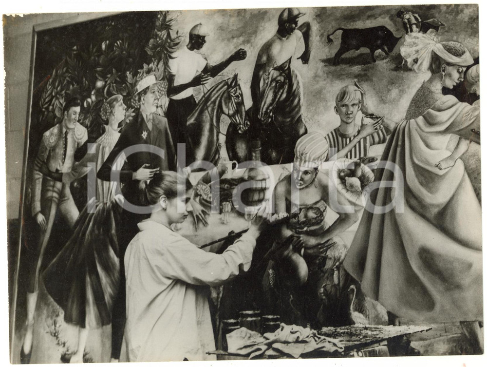1954 GLASGOW College of Art - Ellen BRENNER working on her "Spanish mural"