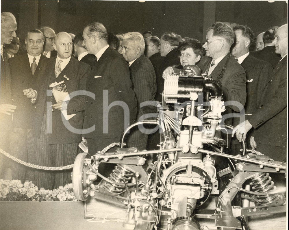 1953 GINEVRA Salone Auto - Presidente Confederazione Svizzera allo stand FIAT