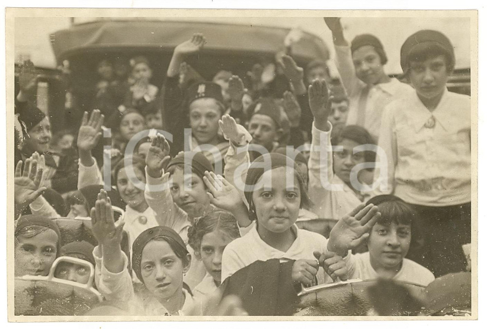 Fotografia d'epoca originale 1934 MILANO Bambini milanesi partono per colonie marine e montane *FOTOGRAFIA 1