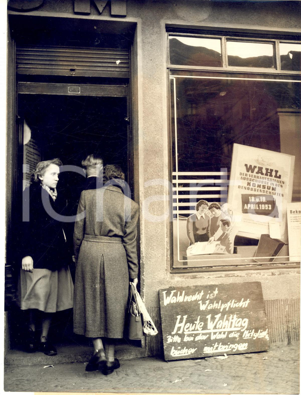 1953 EAST BERLIN Prenzaluer Berg - A typical government runned shop *Photo