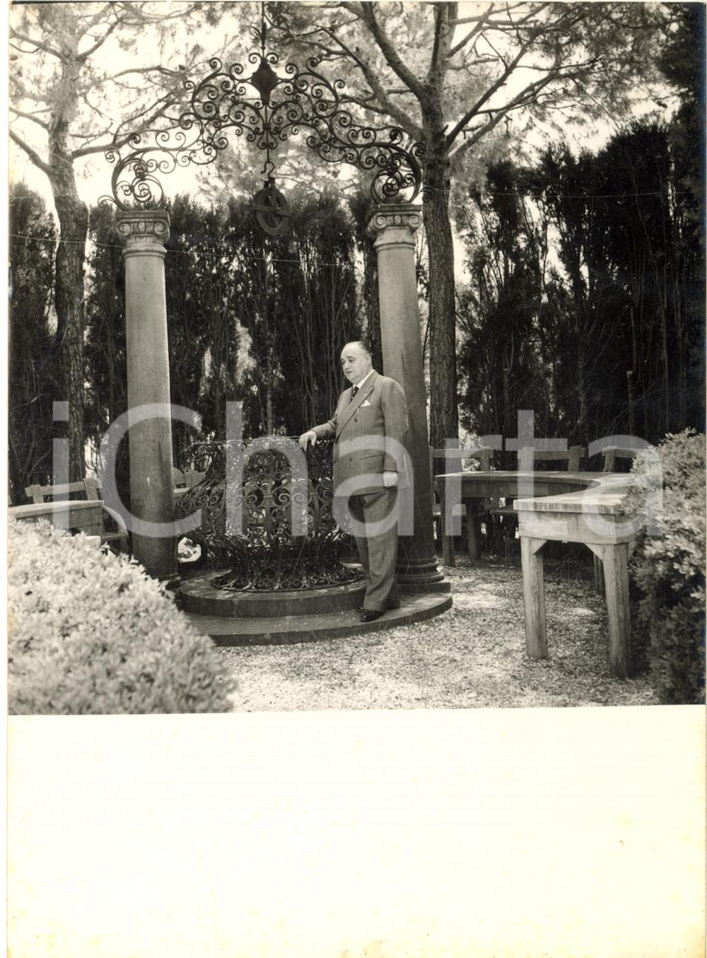 1955 ca RECENATI Tenore Beniamino GIGLI nel giardino della sua villa *Foto 13x18