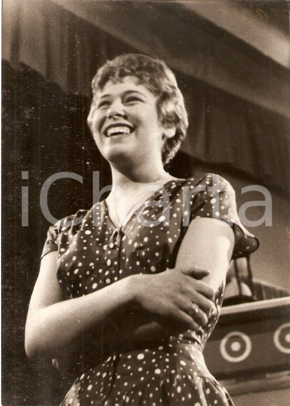 Fotografia d epoca originale 1957 LASCIA O RADDOPPIA Concorrente Beatrice UMBRIANO sorridente Foto 1