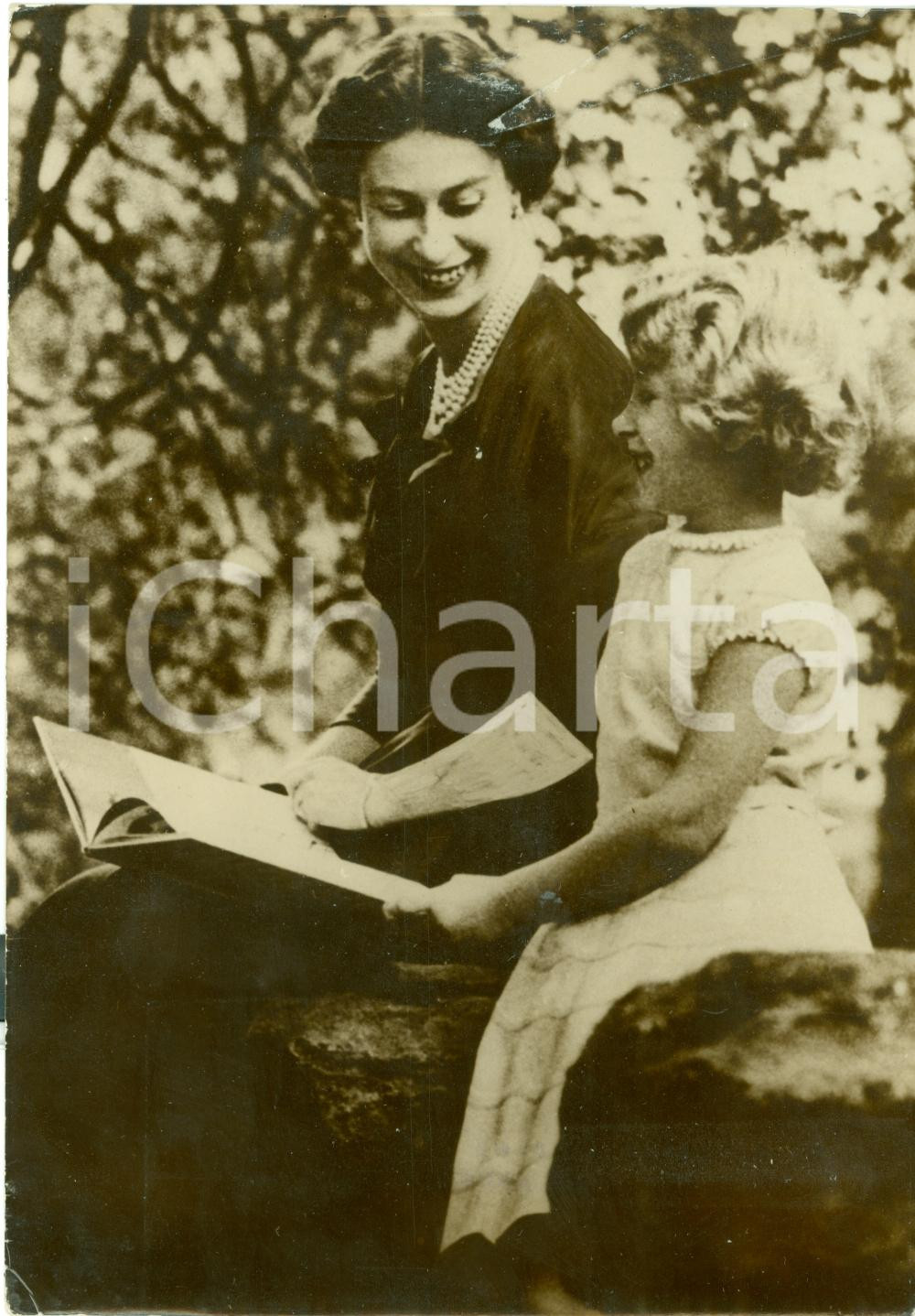 Fotografia d epoca originale 1957 LONDRA Queen ELIZABETH and little princess ANNA s birthday Fotografia 1