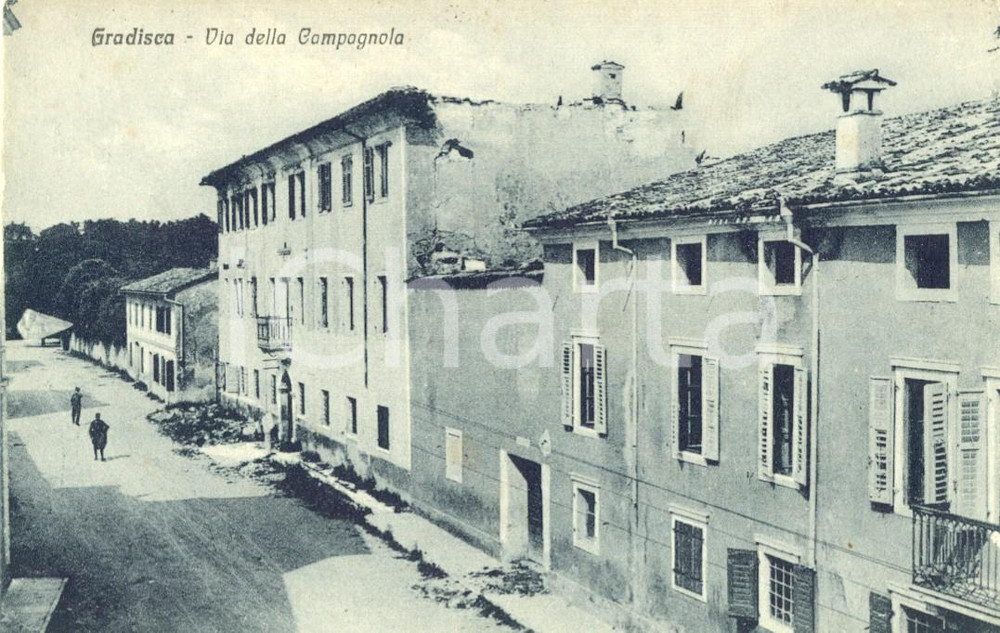 Cartolina originale da collezione 1920 ca GRADISCA D'ISONZO (GO) Via della CAMPAGNOLA *Animata con militari FP NV 1