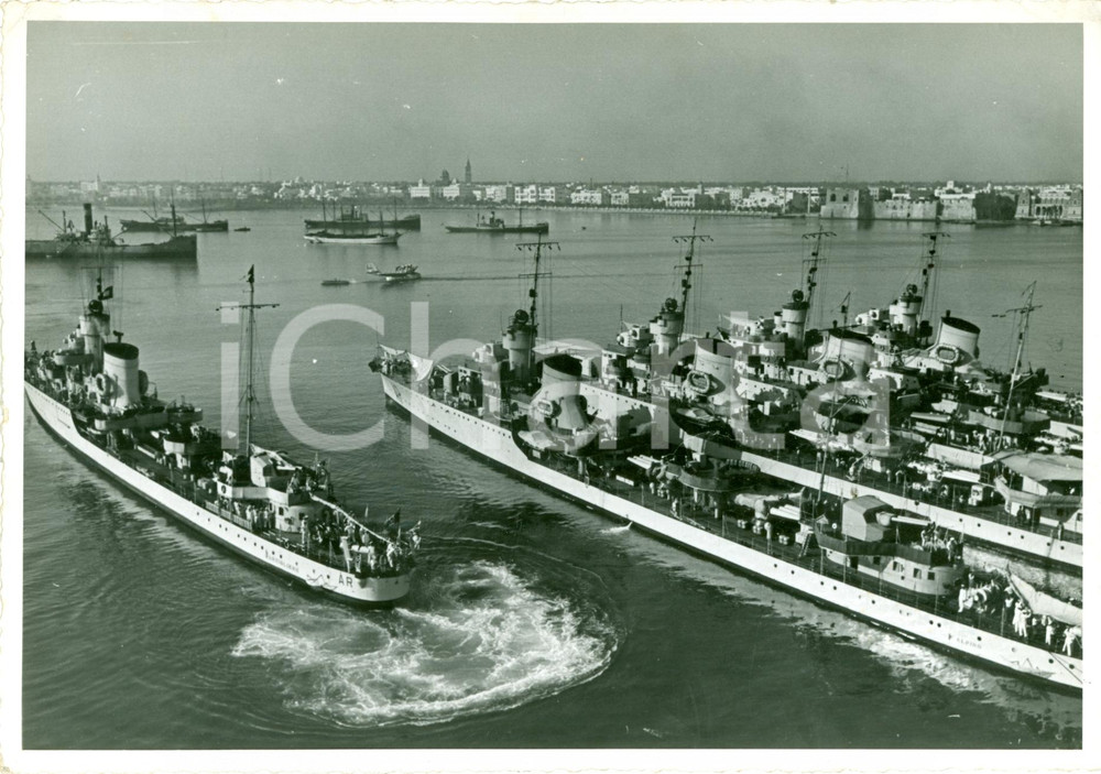 Fotografia d epoca originale 1939 TRIPOLI LIBIA Navi della II Squadra nel porto FOTOGRAFIA 1