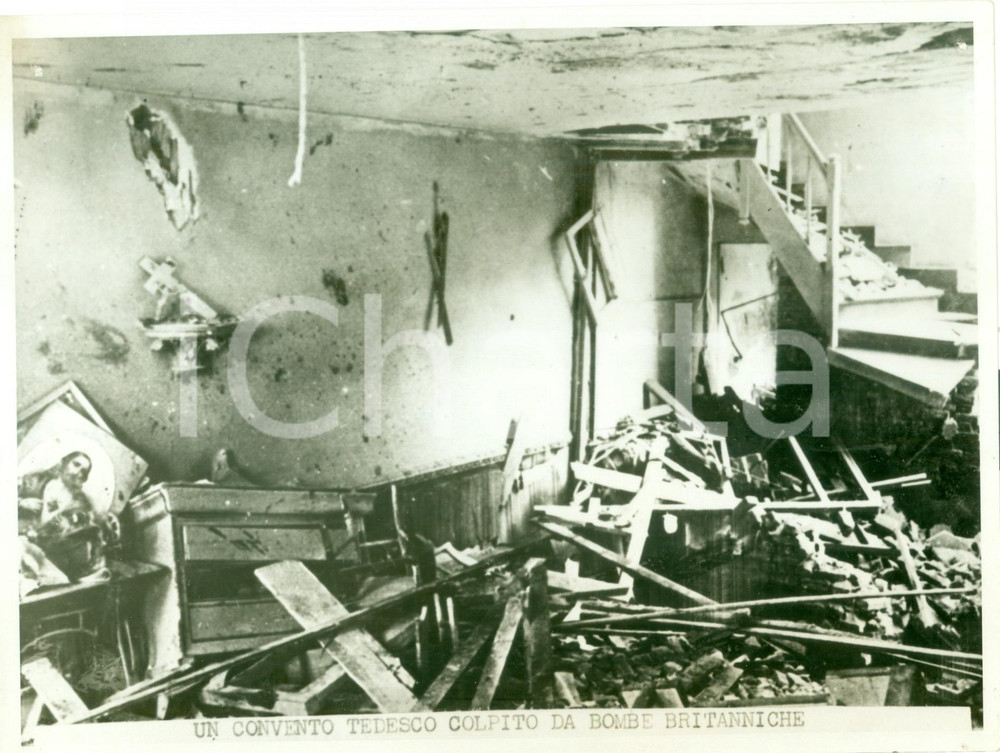 Fotografia d epoca originale 1942 GERMANIA WW2 Convento tedesco colpito da bombe britanniche Fotografia 1