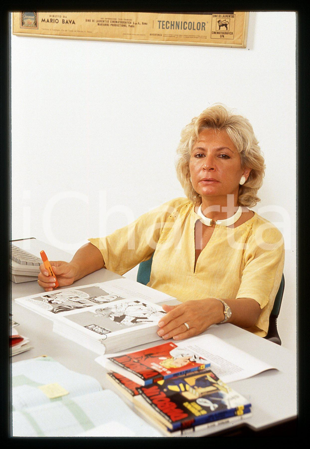 35mm vintage slide* 1992 MILANO - Patricia MARTINELLI Direttrice DIABOLIK (5)