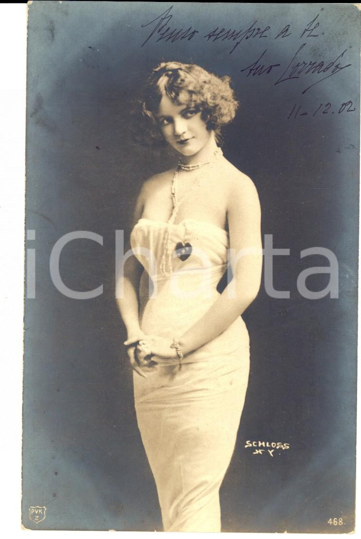 Autografo originale 1902 Attrice con spilla a cuore Cartolina FP Foto SCHLOSS NY 1