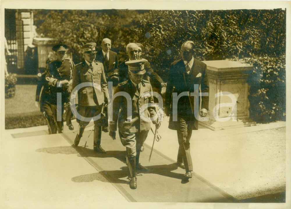 Fotografia d epoca originale 1939 ROMA Vittorio Emanuele III visita mostra pensionati Accademia Americana 2 1