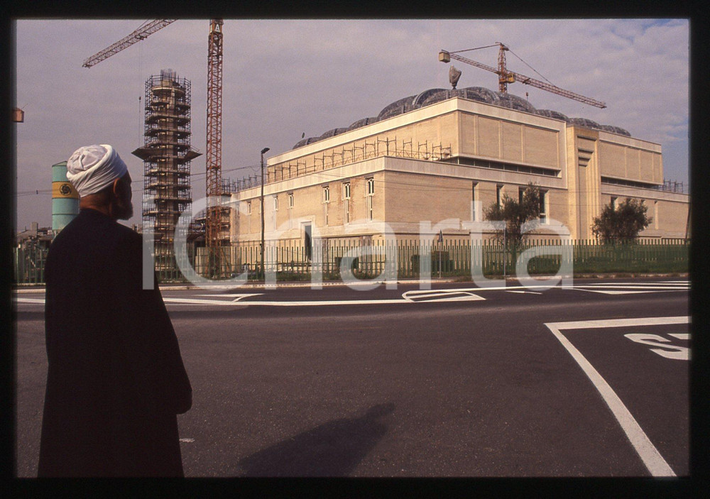 35mm vintage slide* 1990 ca ROMA Muhammad NUR AL-DIN ISMAIL presso la Moschea 6