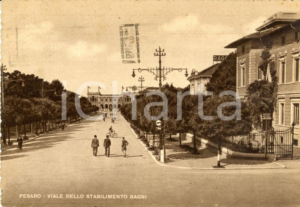Cartolina originale da collezione 1948 PESARO Viale dello STABILIMENTO BAGNI Cartolina ANIMATA con passanti FG VG 1