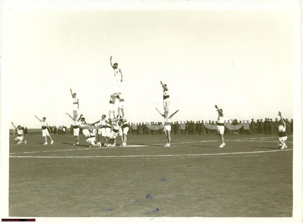 Fotografia d'epoca originale 1933 BENGASI Piramide umana della MVSN al fiume LETE 1