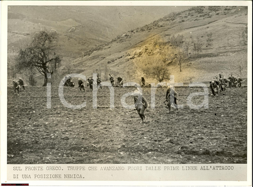 Fotografia d'epoca originale 1940 WW2 GRECIA Prime linee italiane all'attacco Foto 1