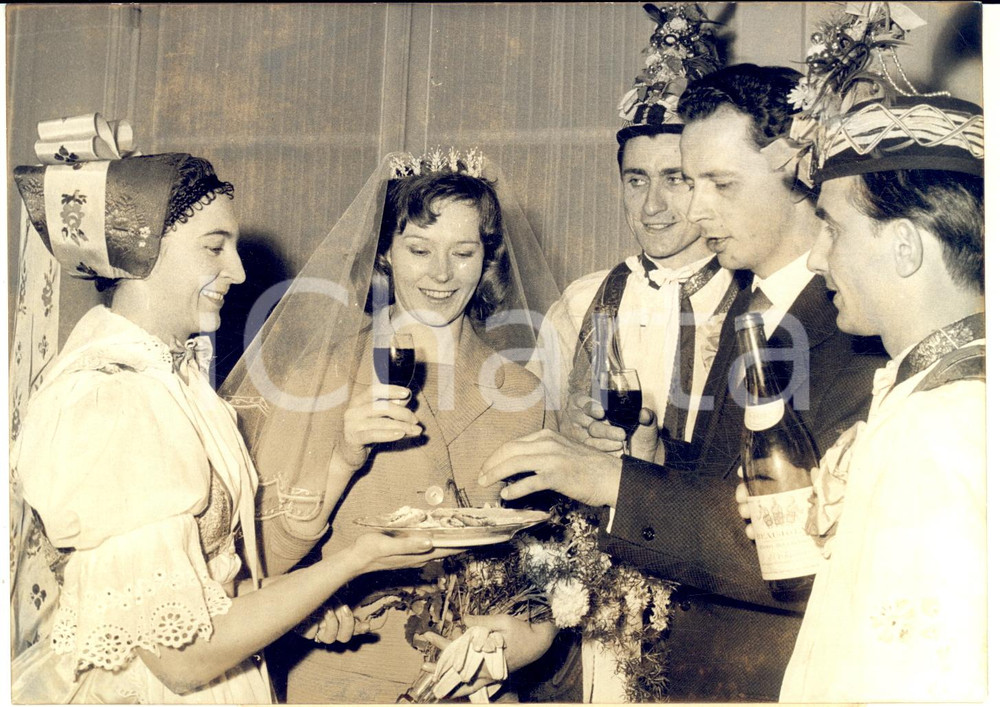 1960 PARIS Nozze di due ballerini cechi Ivan MICHKA e Vera STOKROVA - Foto 18x13