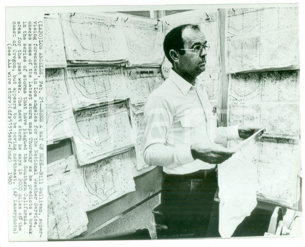 Fotografia d epoca originale 1980 LOS ANGELES USA Bill SULLIVAN studia andamento delle tempeste Fotografia 1