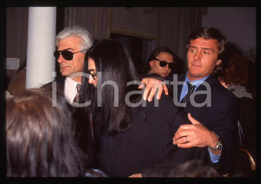 35mm vintage slide* 1995 BUSTO ARSIZIO Funerali di Mia MARTINI Renato ZERO (3)
