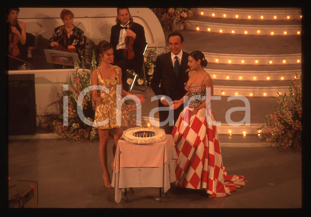 35mm vintage slide*1995 FESTIVAL SANREMO Anna FALCHI Claudia KOLL Pippo BAUDO 39