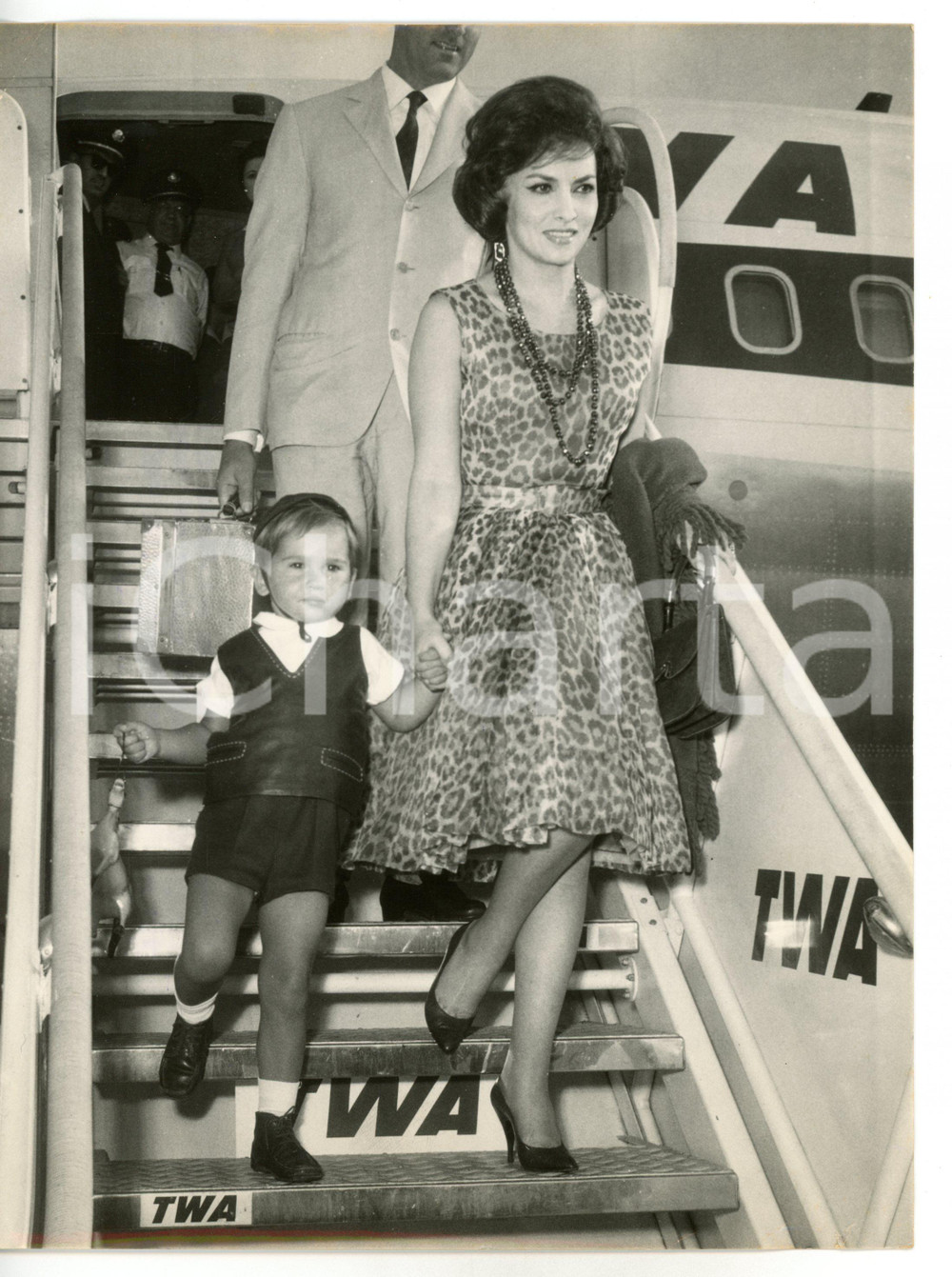 1960 ROMA - TWA Gina LOLLOBRIGIDA con il figlio Andrea Milko SKOFIC *Foto 18x24