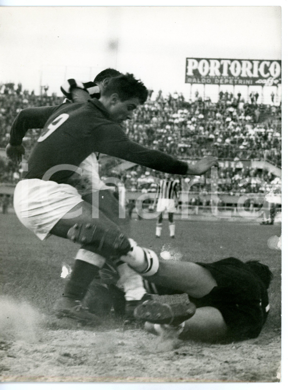 1955 CALCIO JUVENTUS-FIORENTINA 0-4 Parata di Giovanni VIOLA su Giuseppe VIRGILI