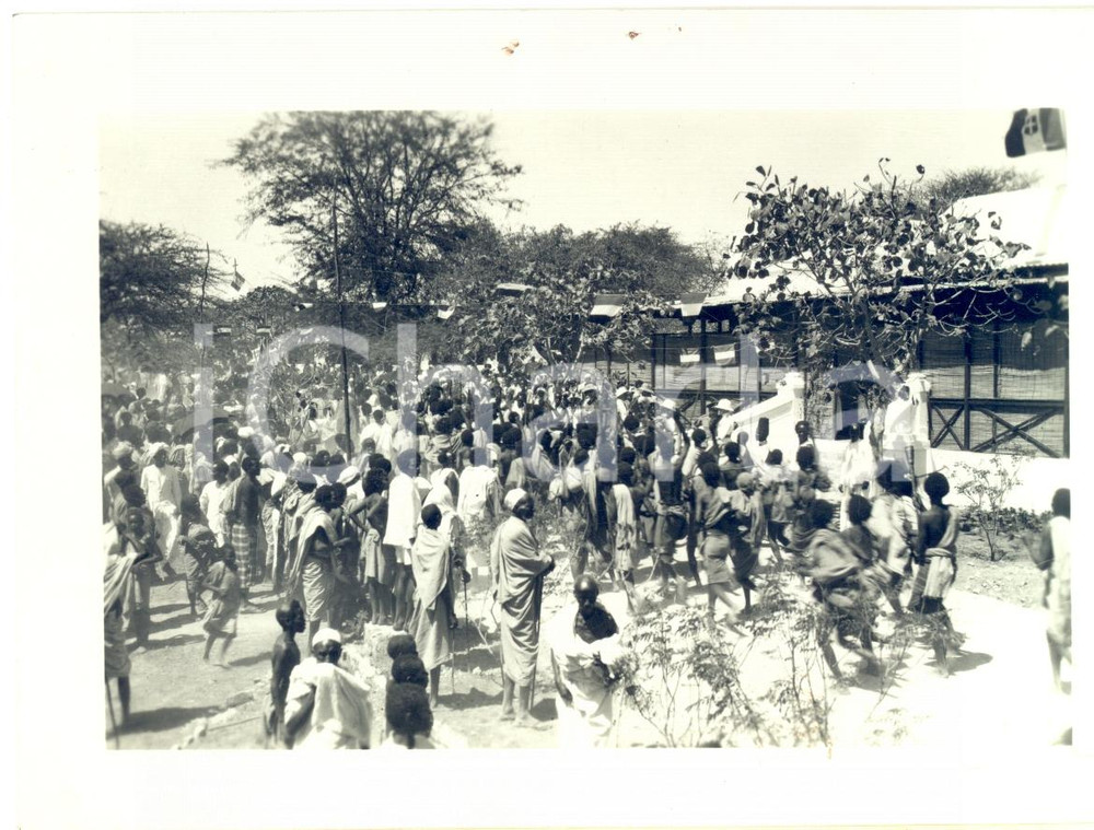 Fotografia d epoca originale 1935 ca AOI BAIDOA SOMALIA Accoglienza indigena alle truppe italiane Foto 1