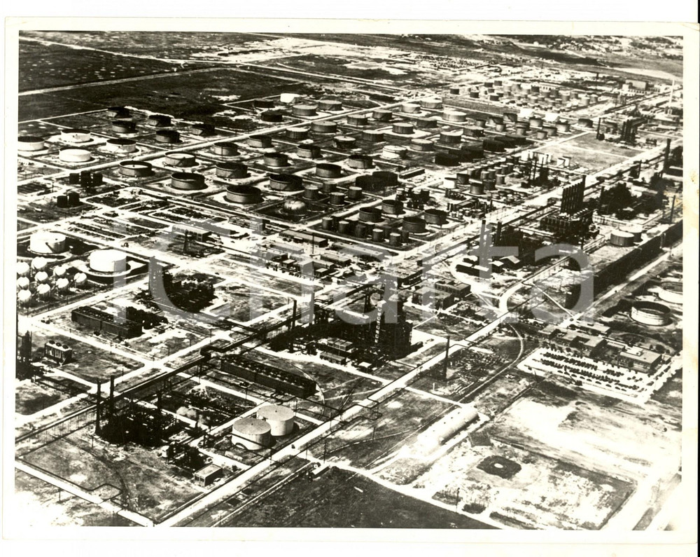 Fotografia d epoca originale 1970 ca FRANCE Veduta aerea di un area industriale Fotografia 24x18 cm 1