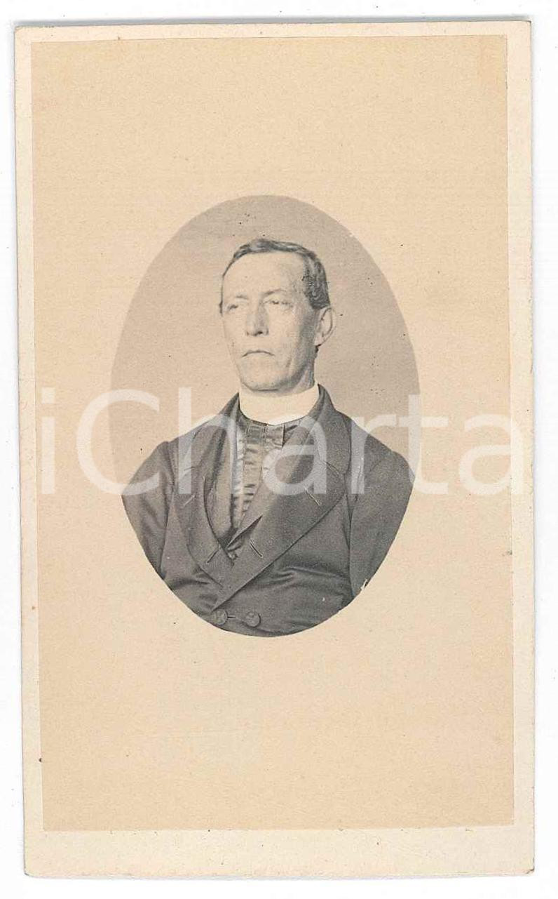 Fotografia d epoca originale 1870 ca ITALIA Uomo con giacca in raso  Ritratto  Fotografia CDV 1