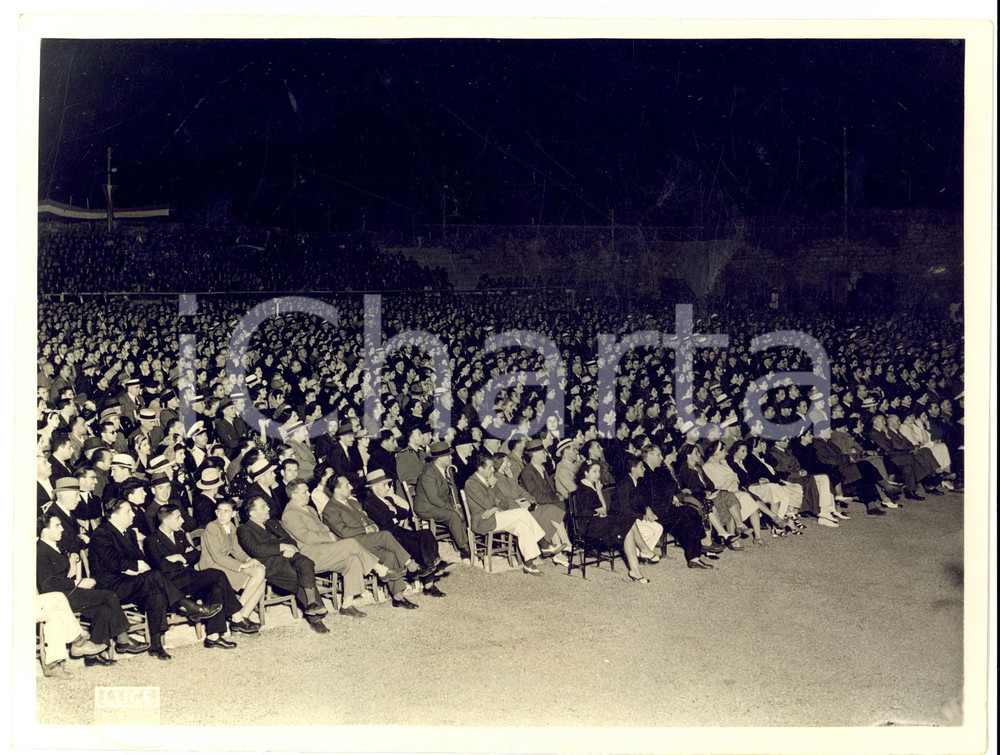 Fotografia d epoca originale 1938 ENNA Castello di Lombardia  Pubblico durante l AIDA Fotografia 1