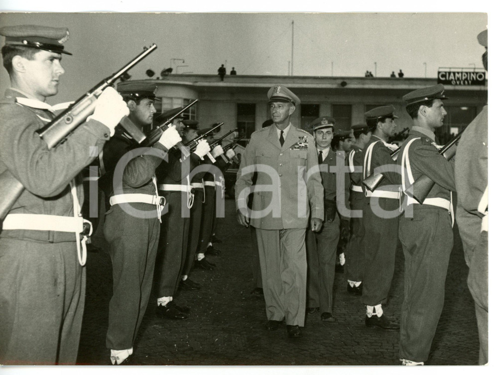 1954 ROMA Memorial Day - Generale Mark CLARK passa in rassegna rivista militare