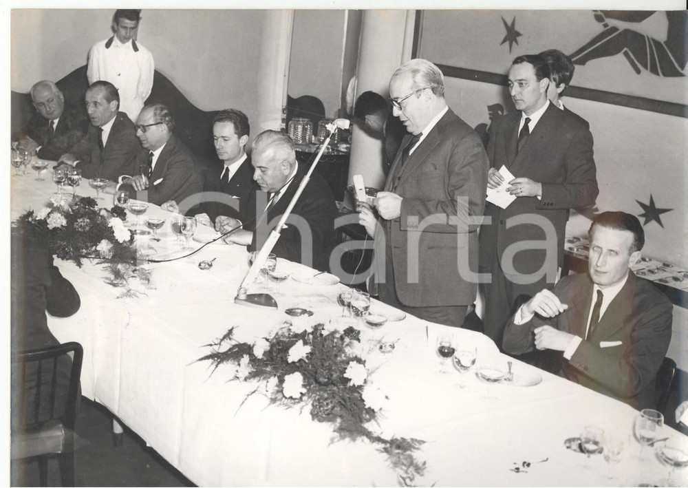 Fotografia d epoca originale 1963 TORINO  Premiazione pilota dell anno LANCIA  Alfredo DELLA SETA Foto 1